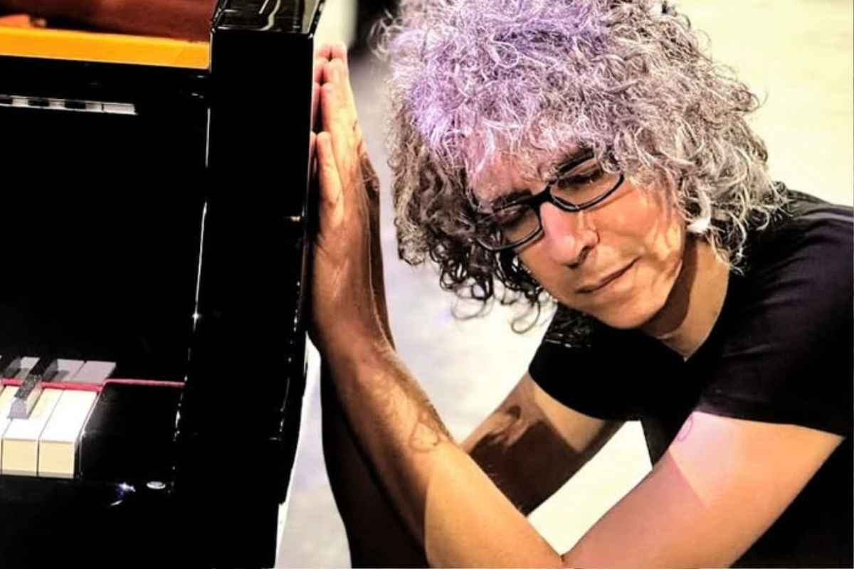 Allevi sempre insieme al suo pianoforte