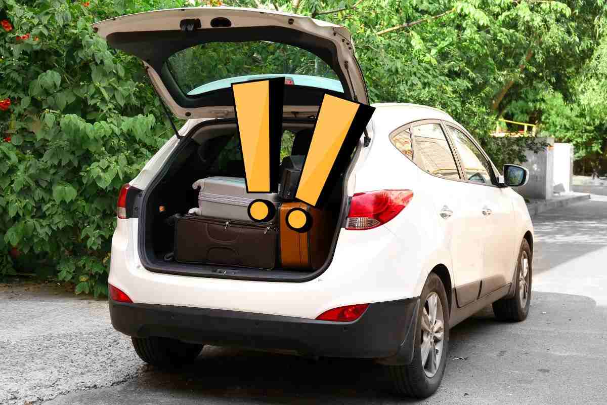 Automobili piena di bagagli
