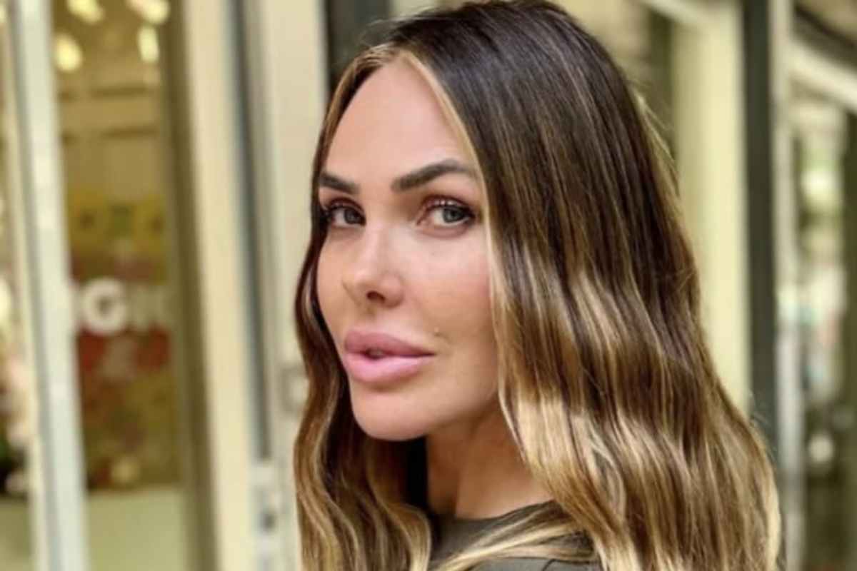 Ilary Blasi nuovo look