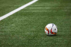 Calcio, giocatore truffato