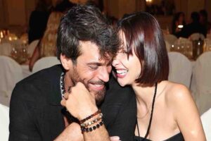 Can Yaman e Sara Bluma