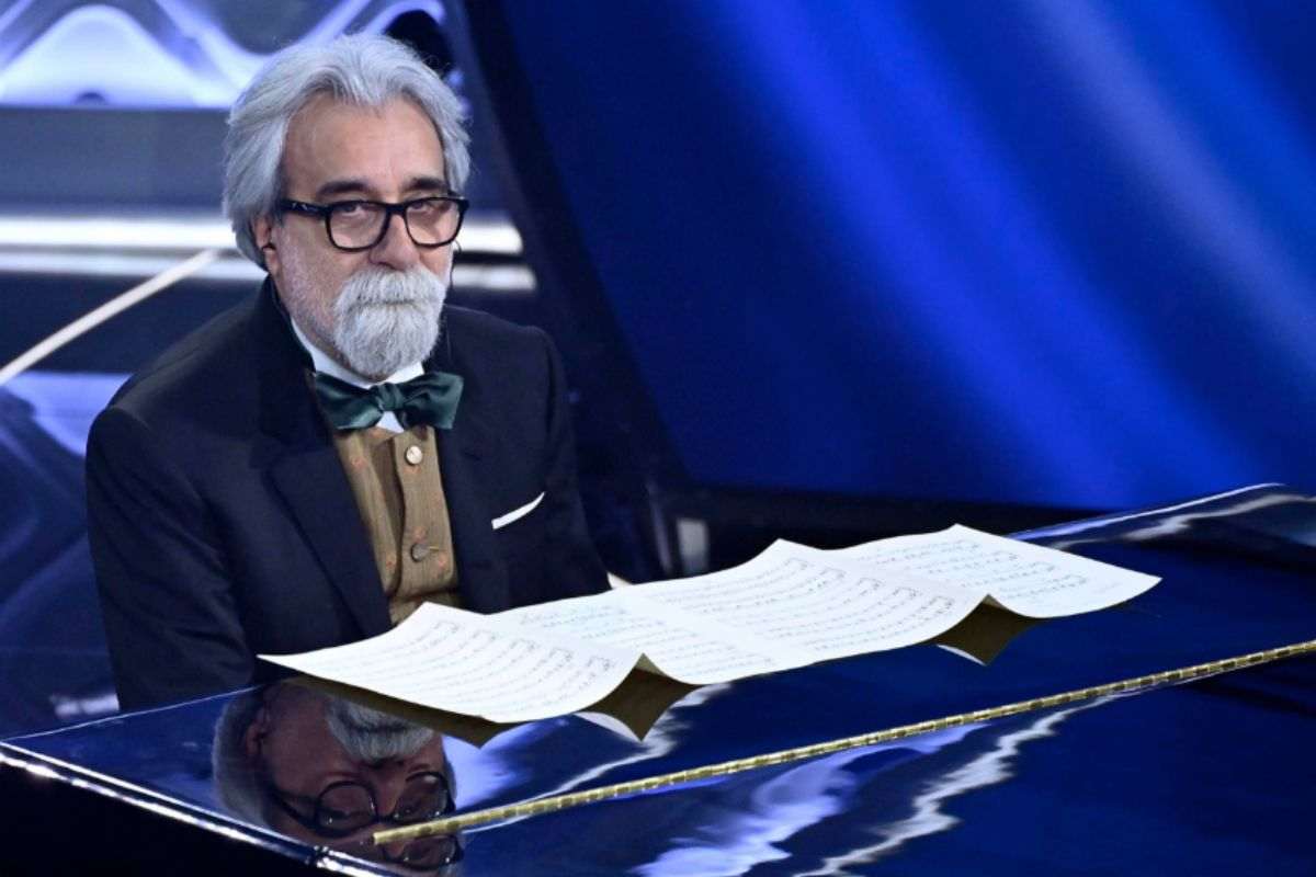 Peppe Vessicchio al pianoforte