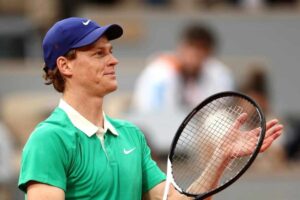 Jannik Sinner dimentica delusione Roland Garros