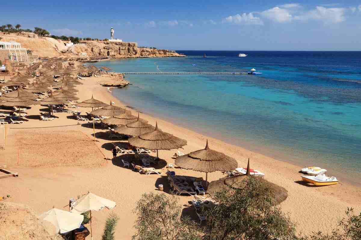 Una delle spiagge lungo il Mar Rosso