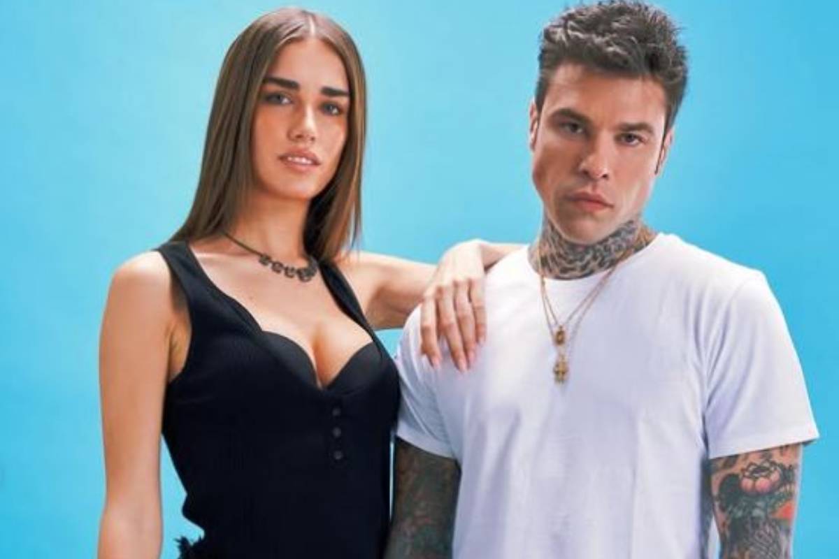 clara e fedez in posa