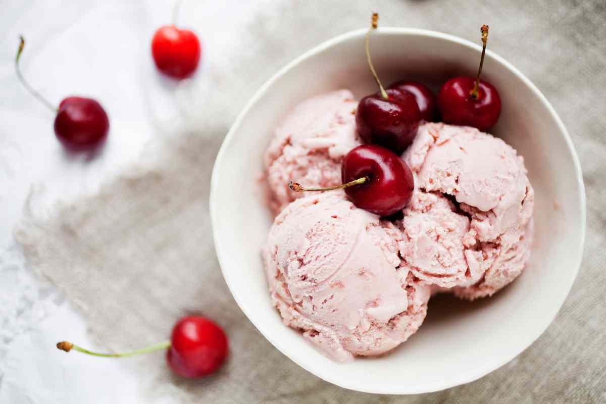 gelato alle ciliegie