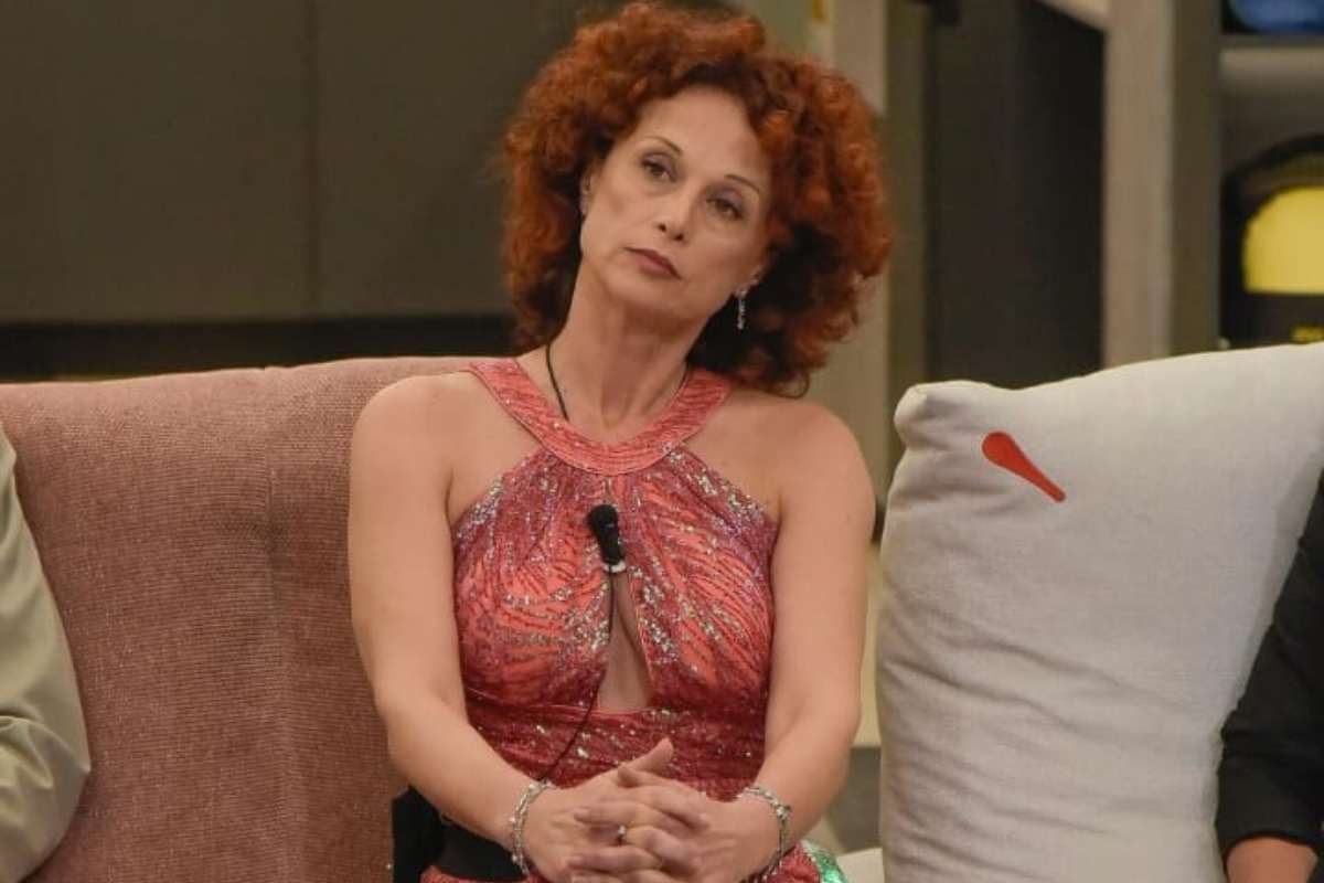 Beatrice Luzzi contro Gigi Proietti