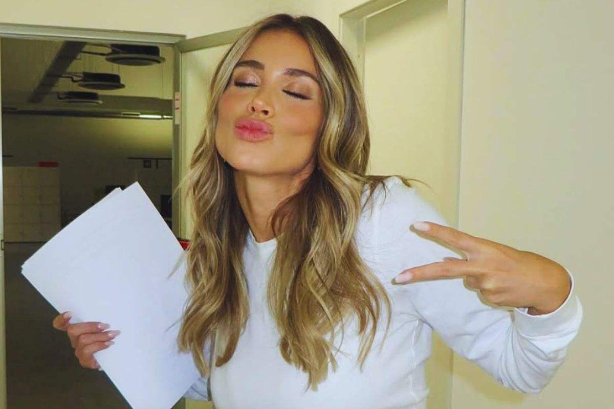 Diletta Leotta al lavoro negli studi tv