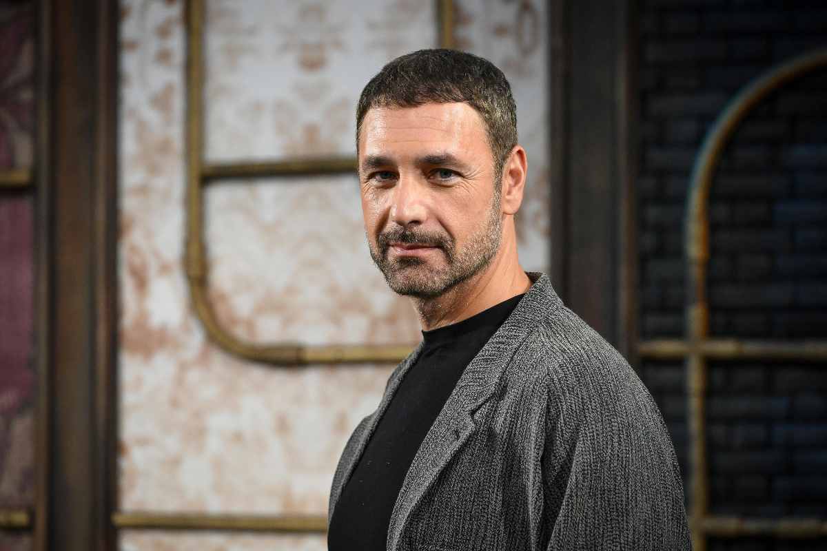 Raoul Bova difeso