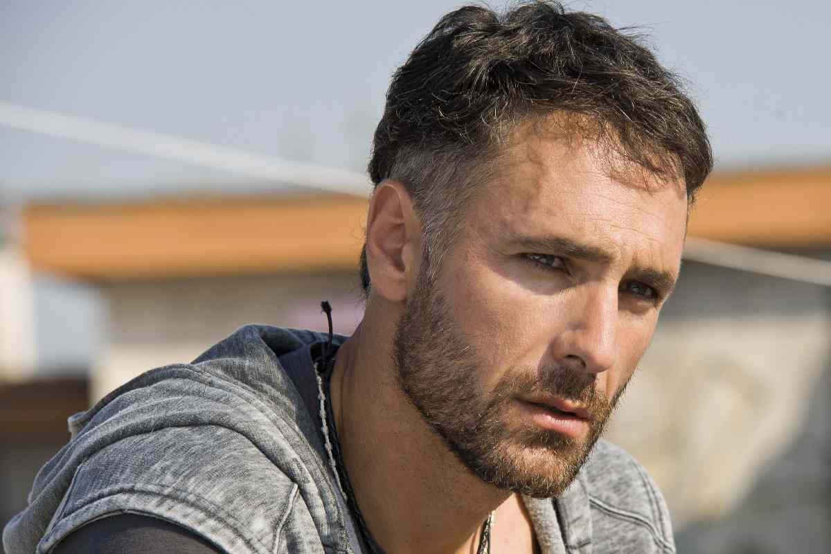 Raoul Bova difeso