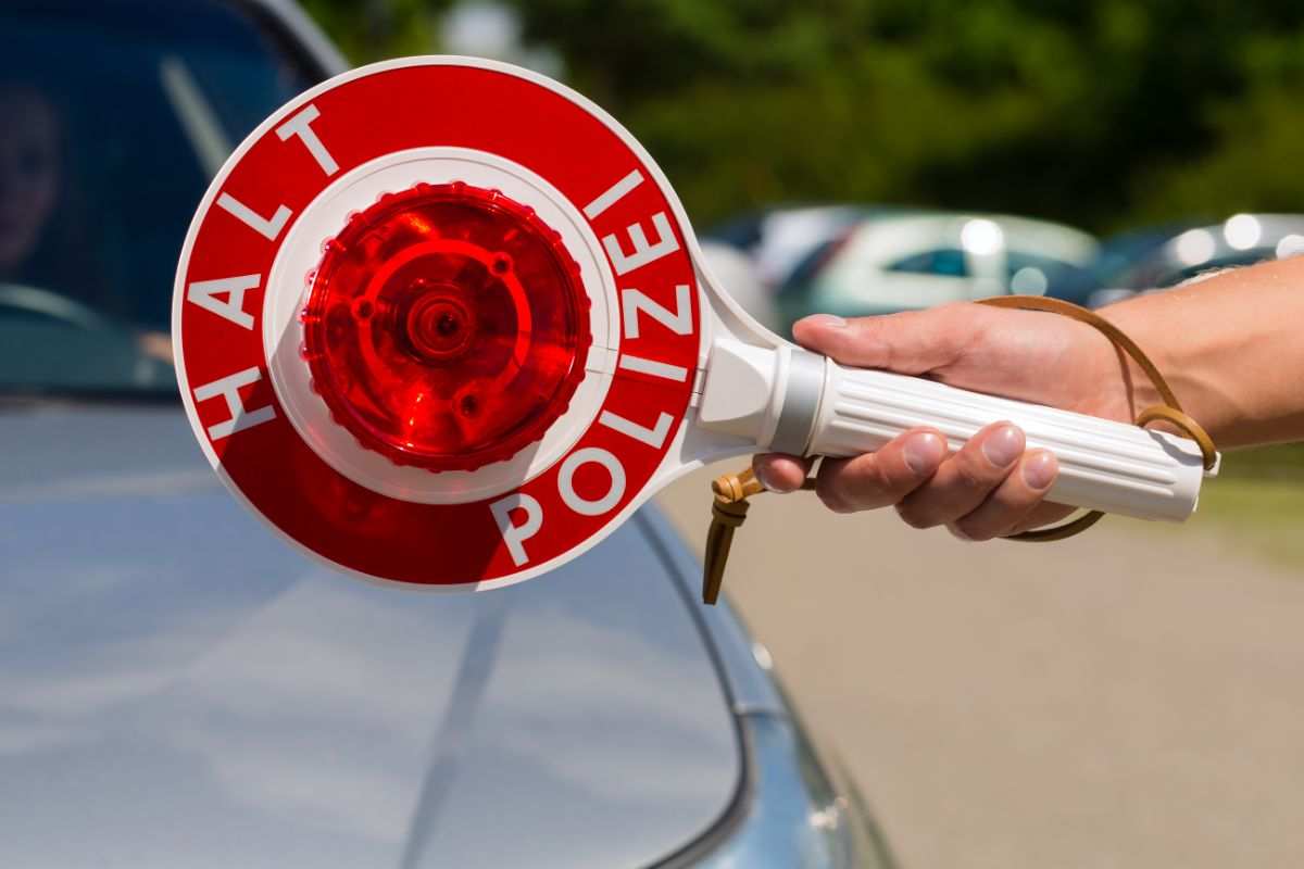 paletta di un poliziotto