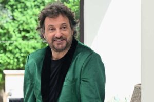 leonardo pieraccioni sorride